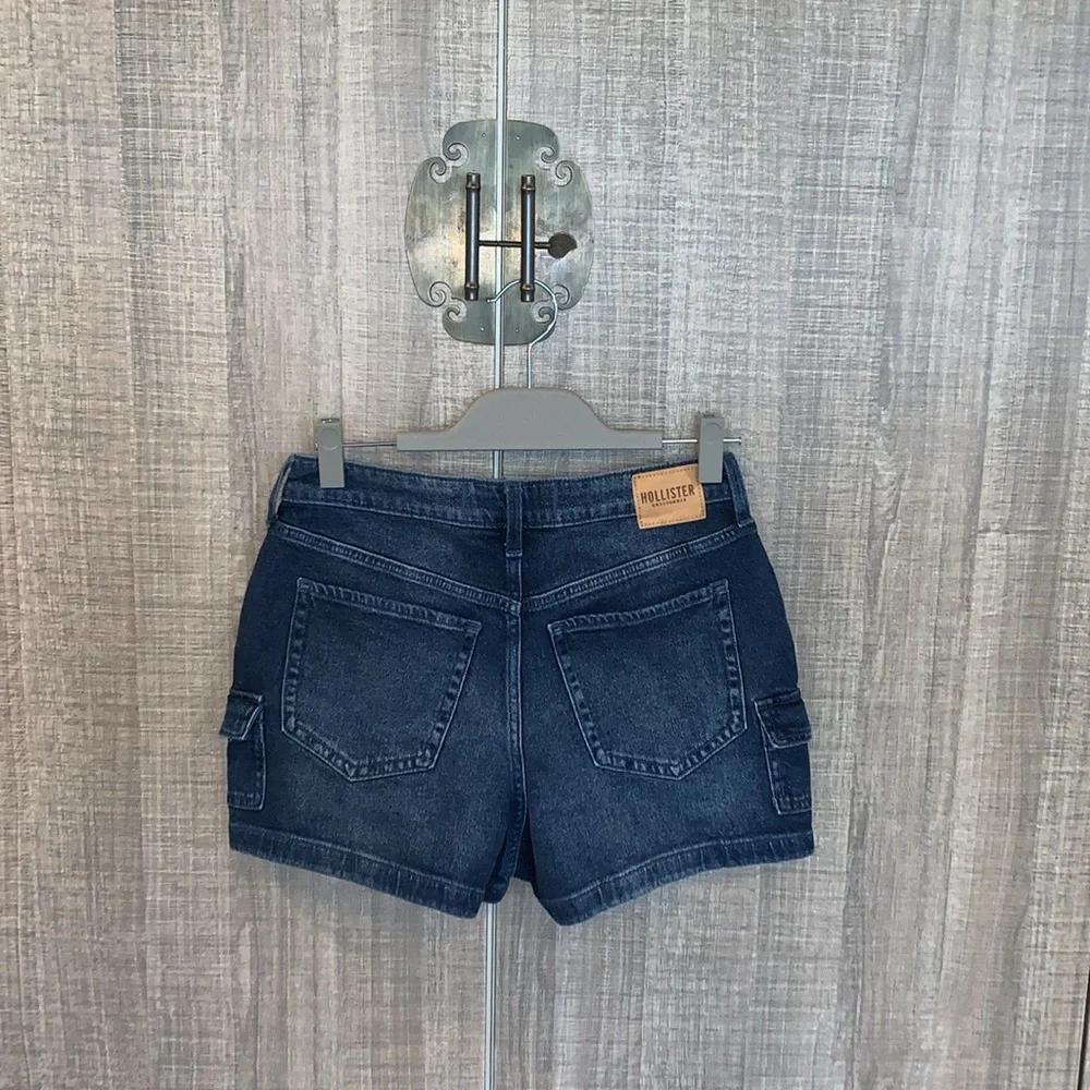 Hollister Ultra High Rise Mom Shorts‎